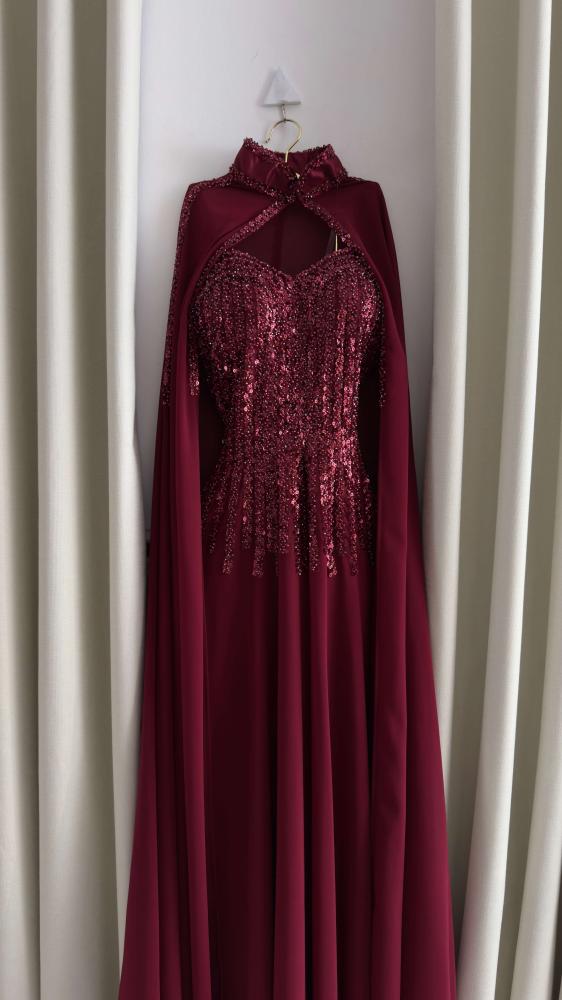 فستان حوامل أحمر كرستال