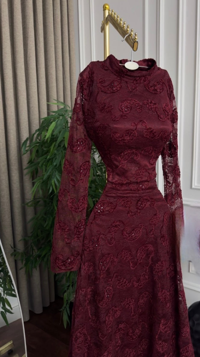 فستان دانتيل احمر