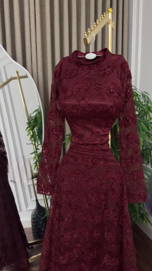 فستان دانتيل احمر