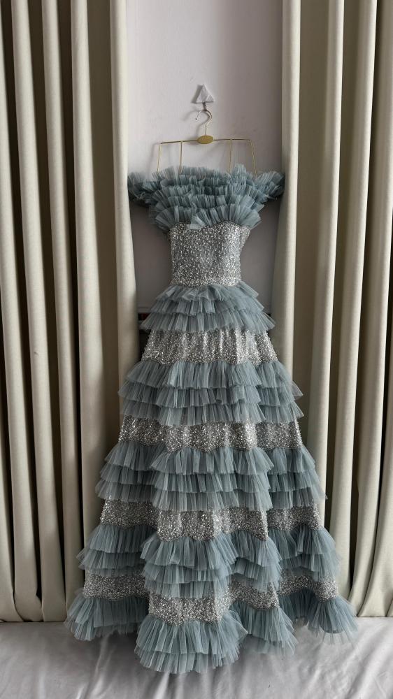 فستان سماوي طبقات