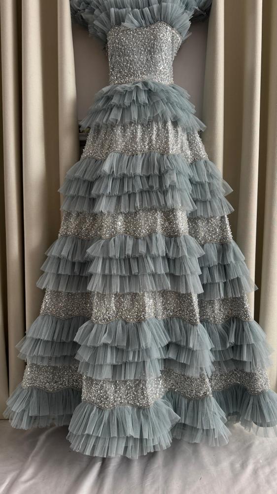 فستان سماوي طبقات