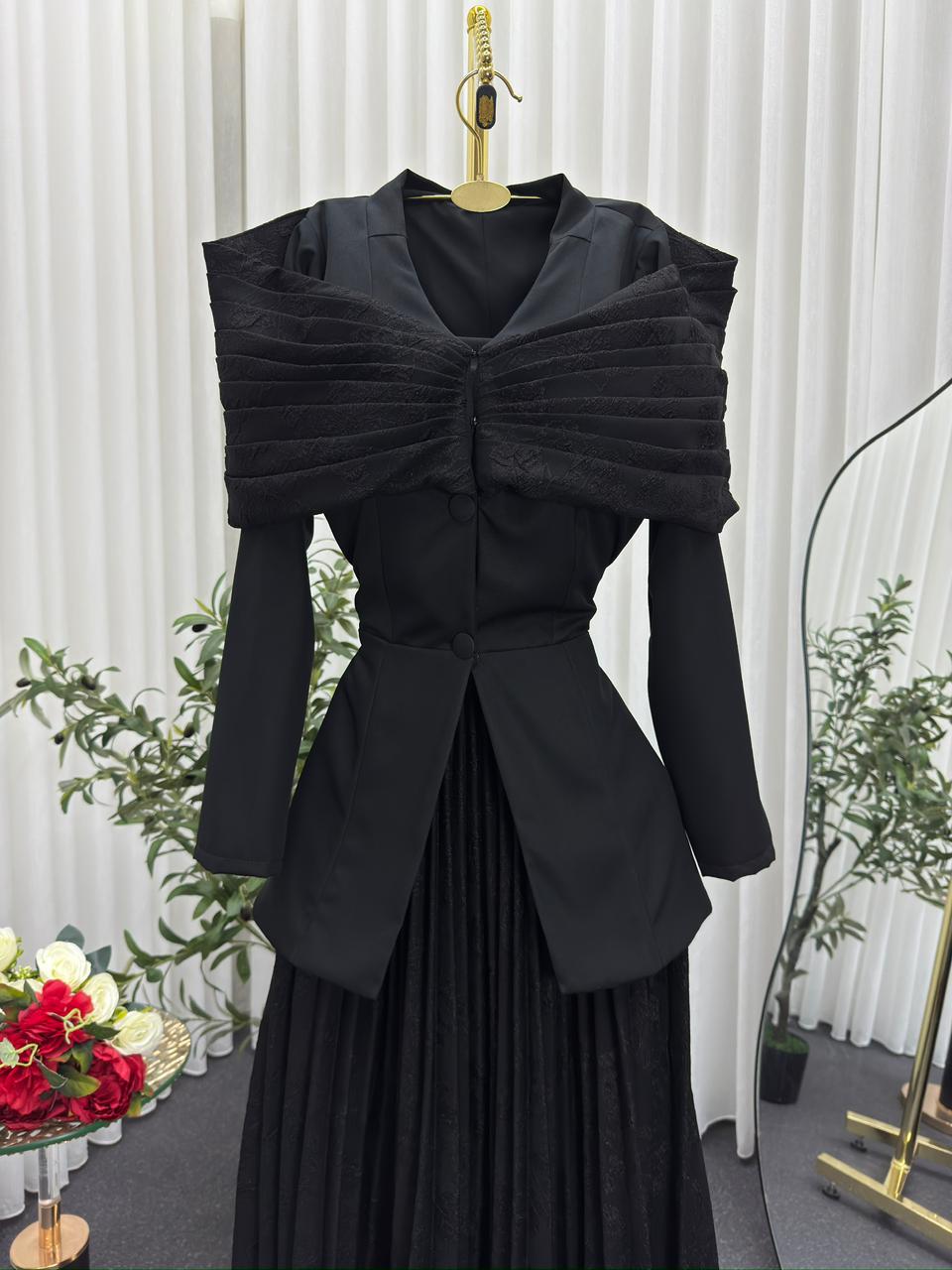 فستان أسود انيق