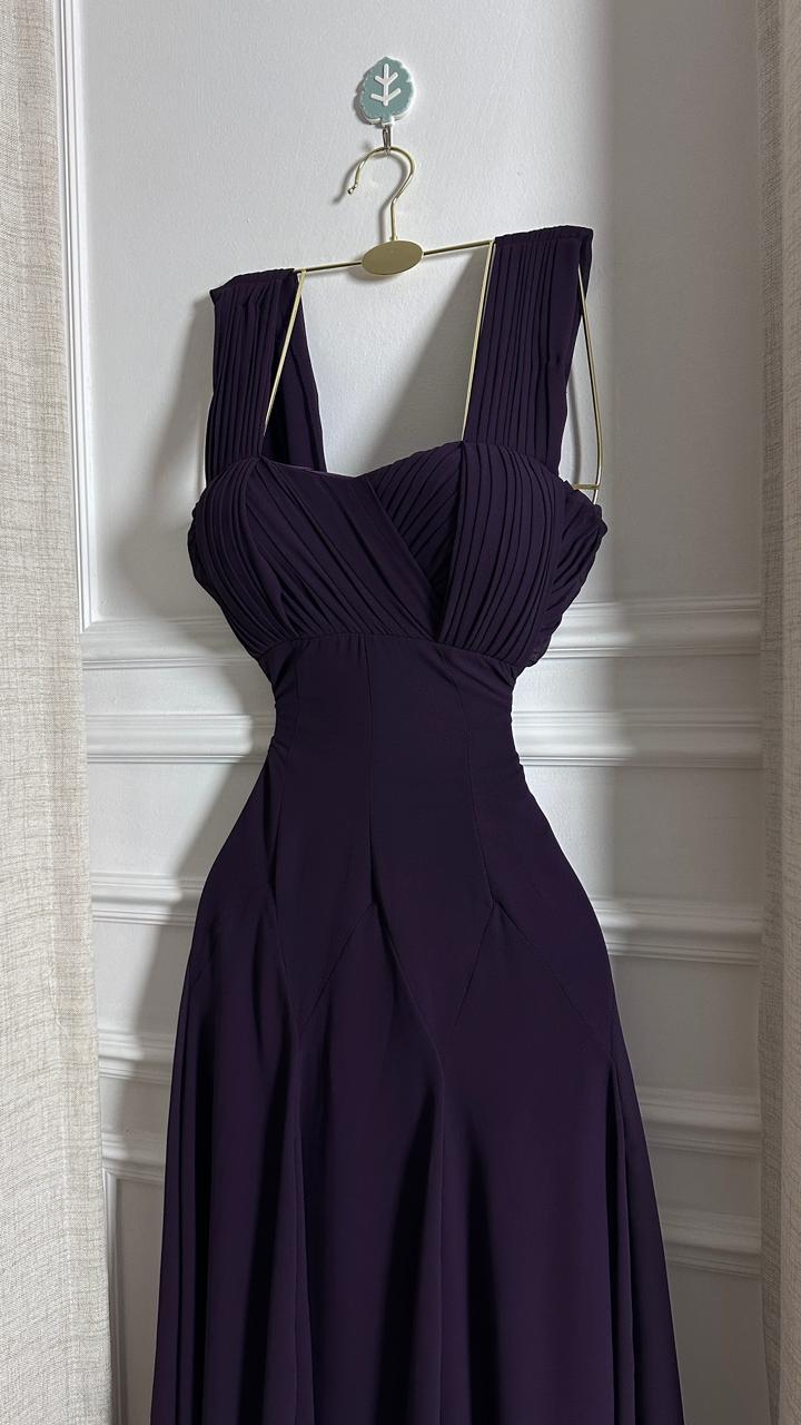 فستان بنفسجي