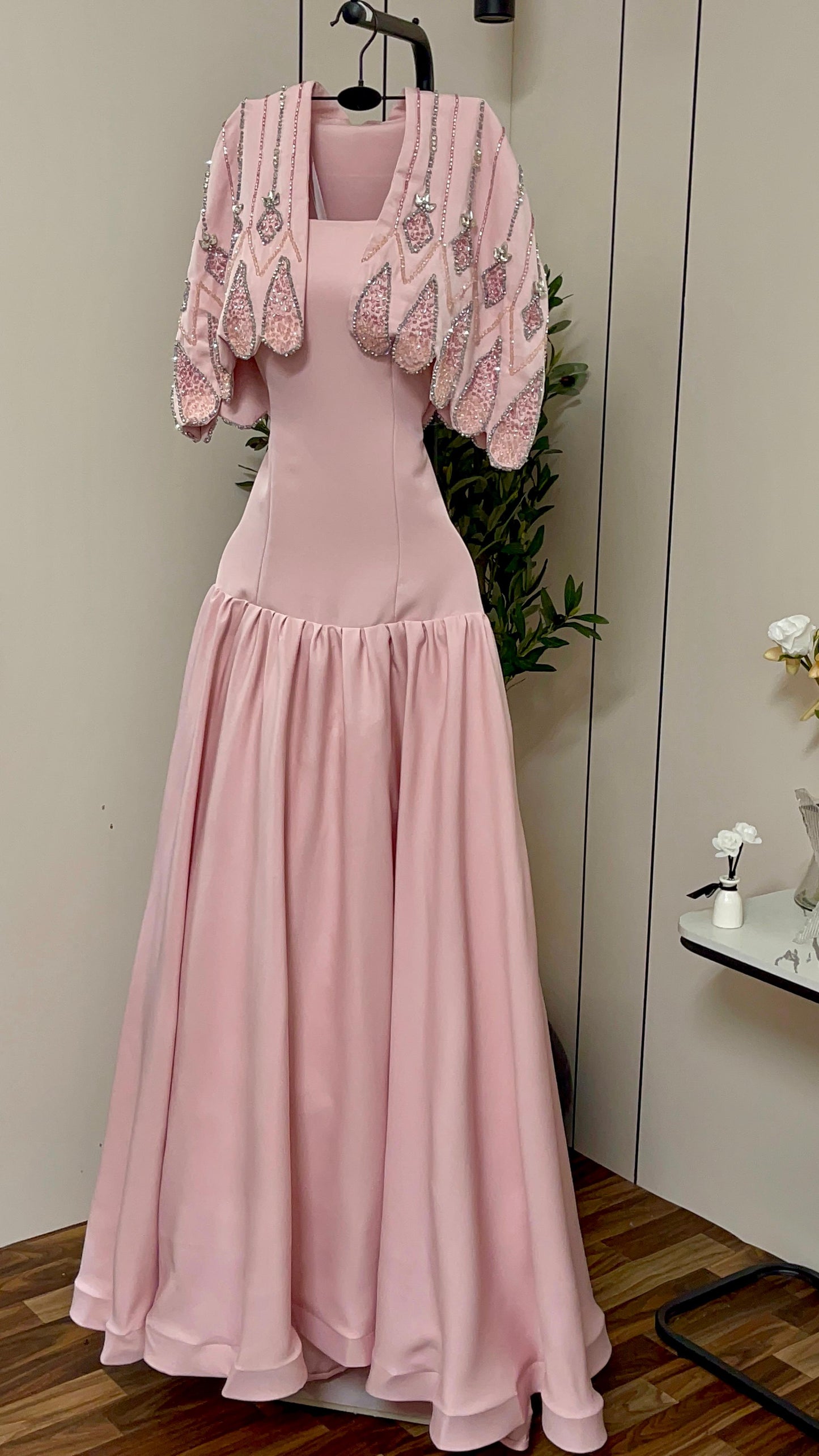 فستان باربي لامع