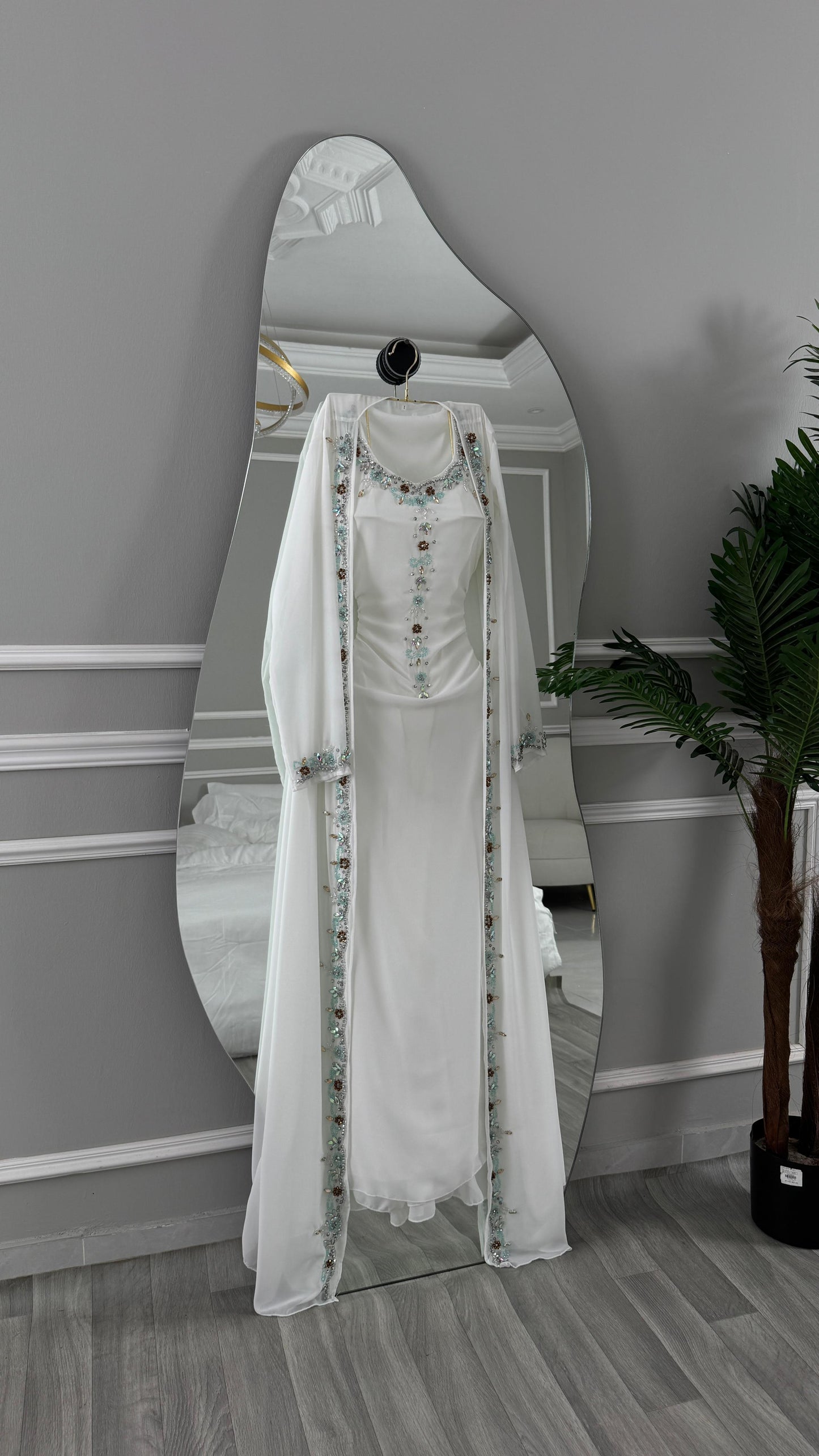 جلابية أبيض