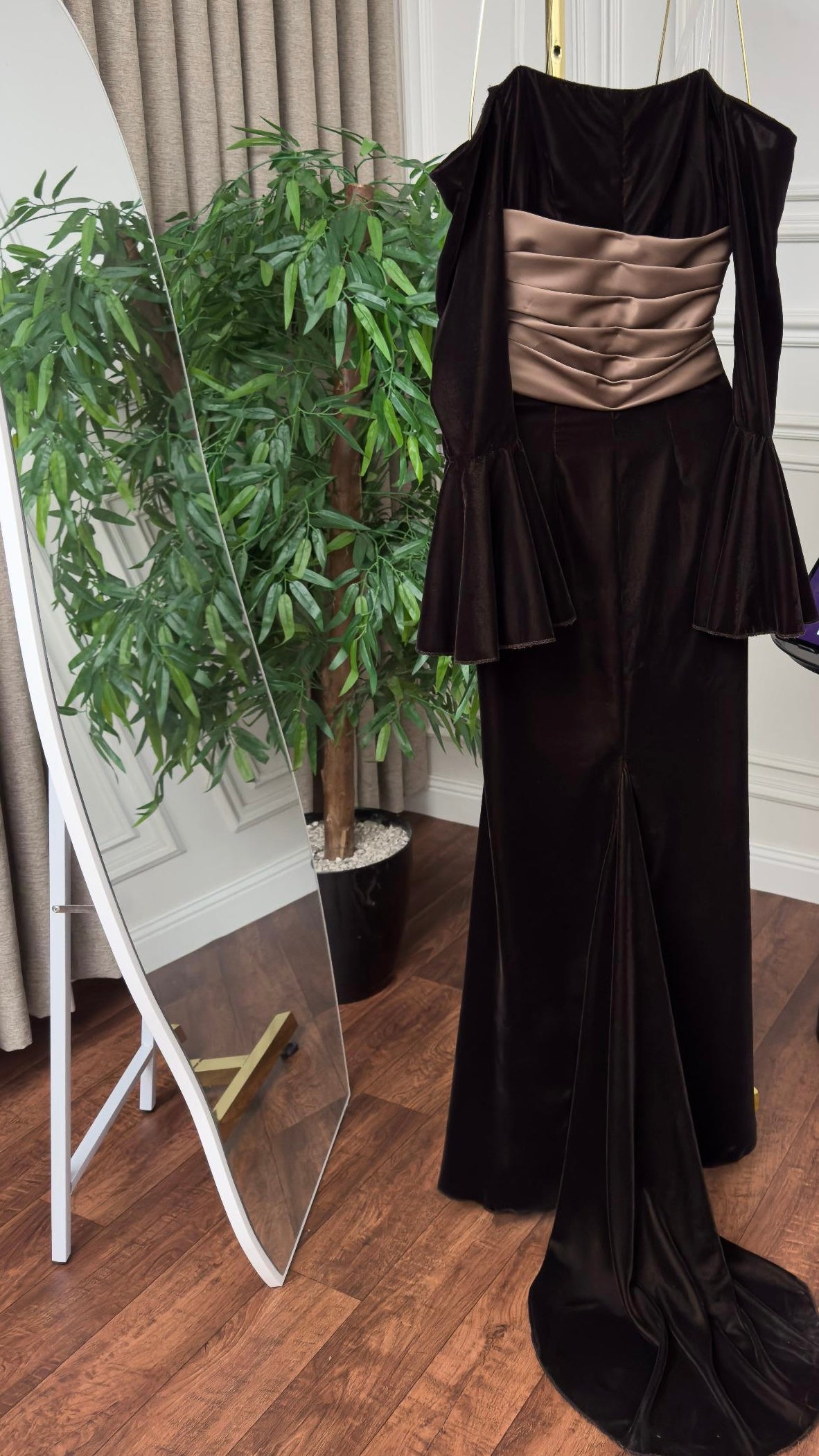 فستان بني مخمل انيق