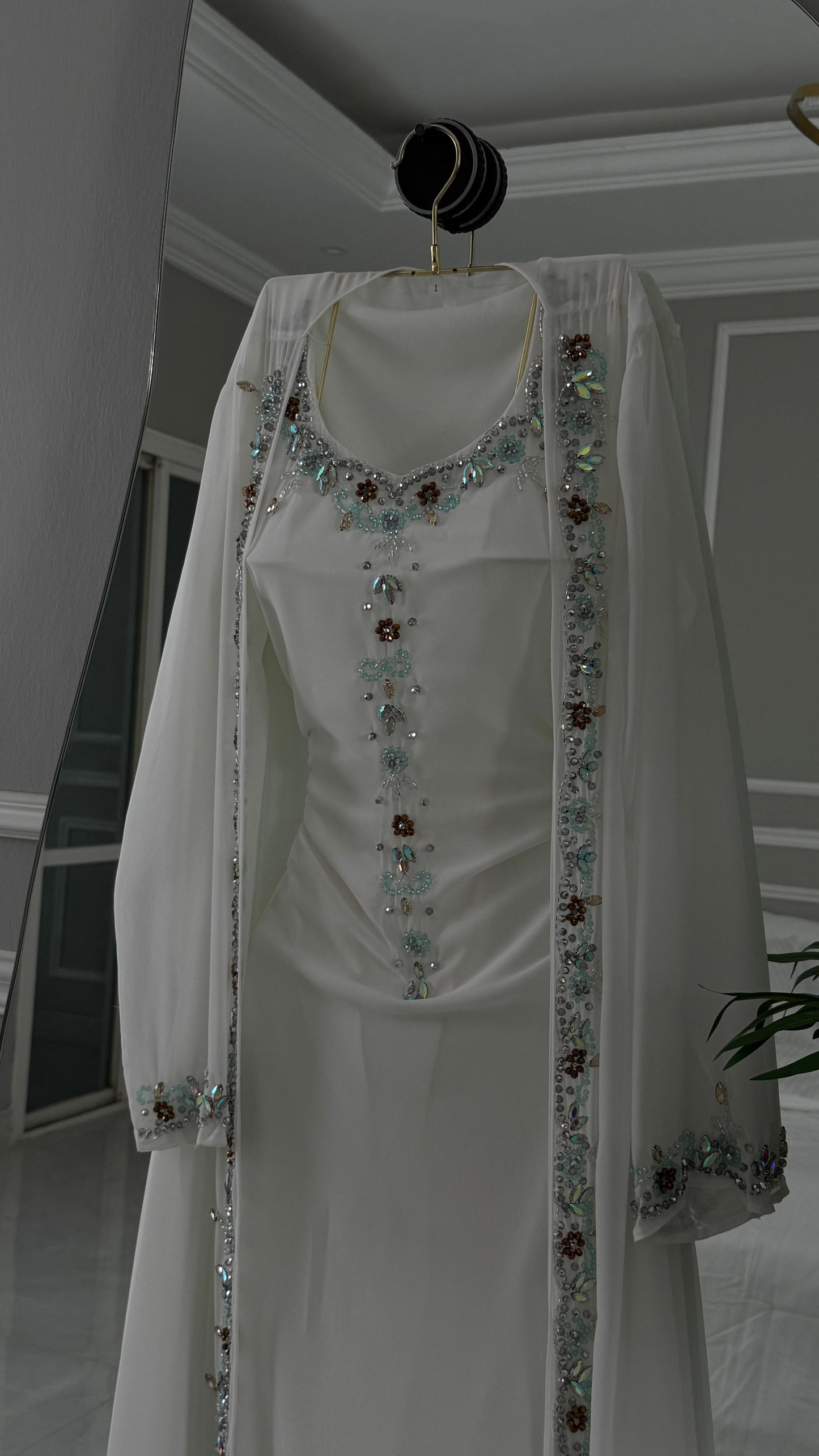 جلابية أبيض