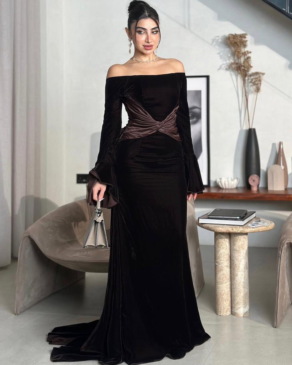 فستان بني مخمل انيق