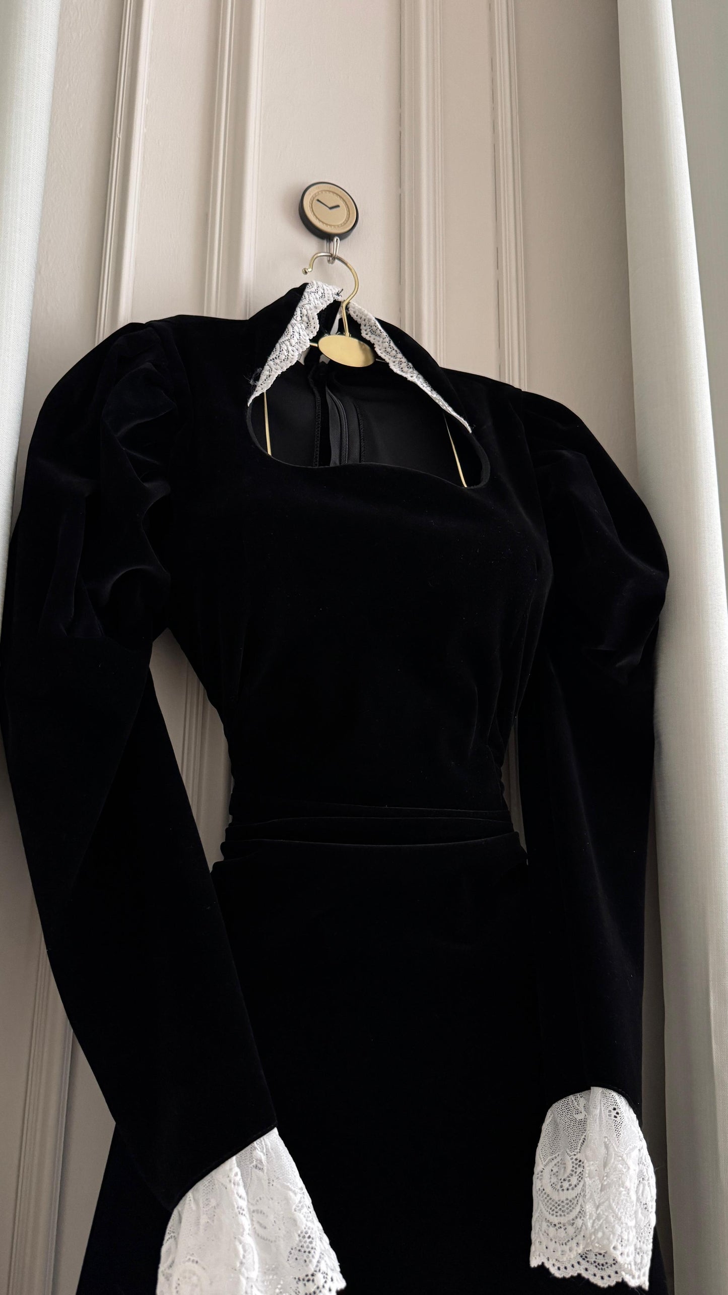 فستان بياقه عصريه