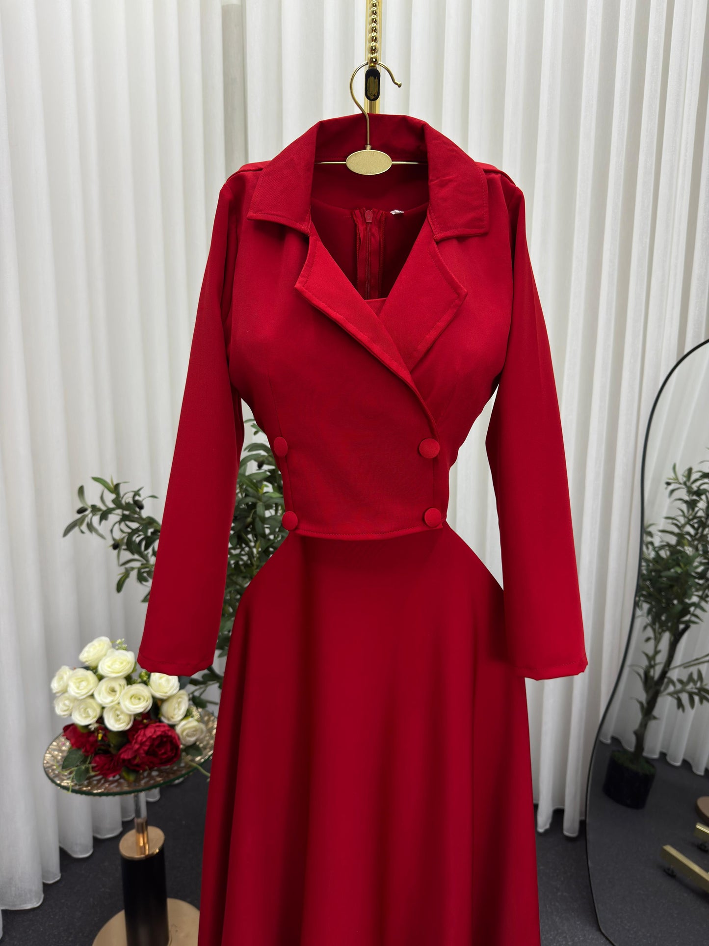 فستان احمر بجاكيت خارجي