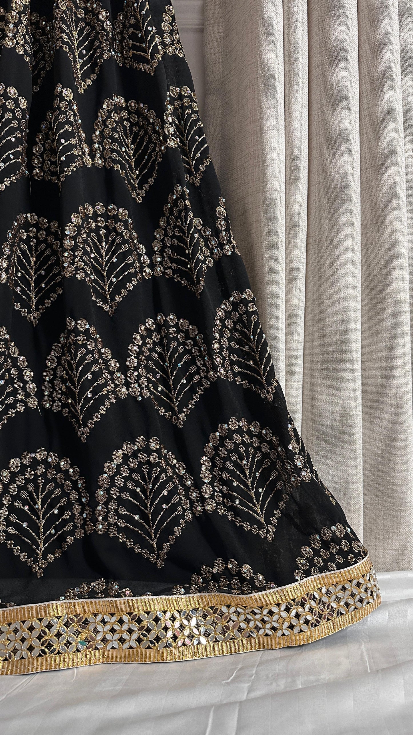 جلابية سوداء