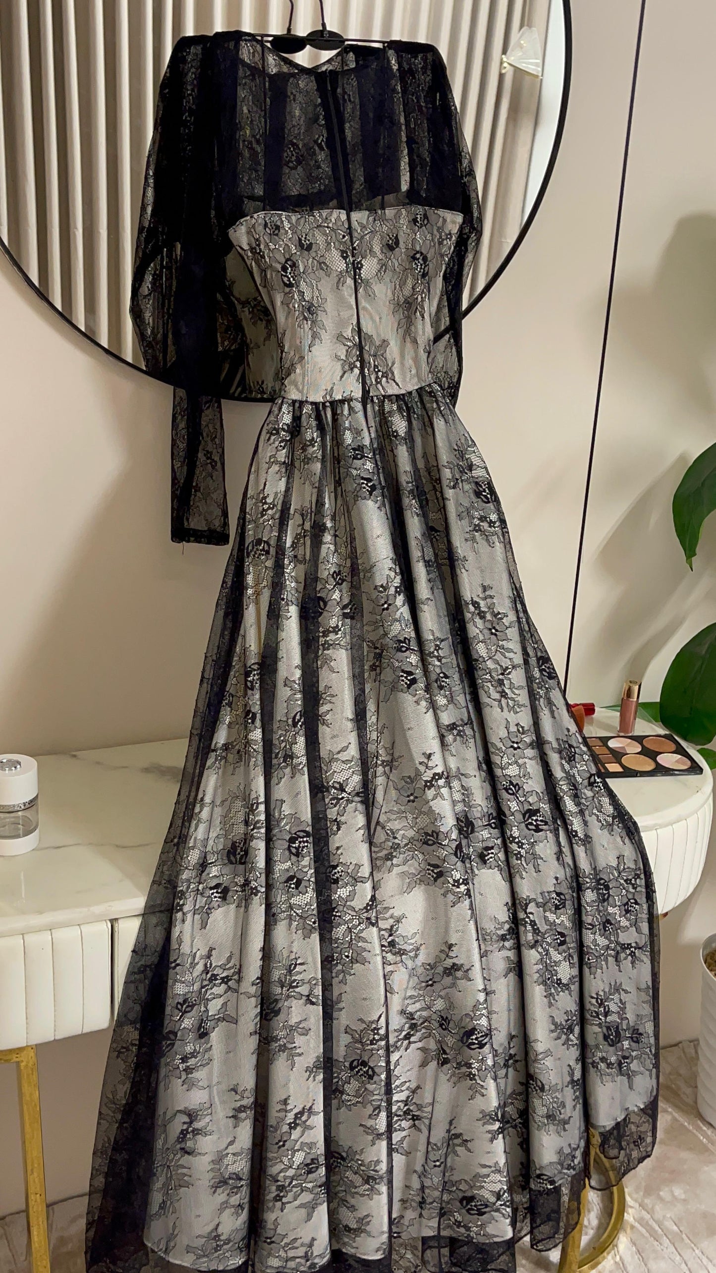 فستان دانتيلا