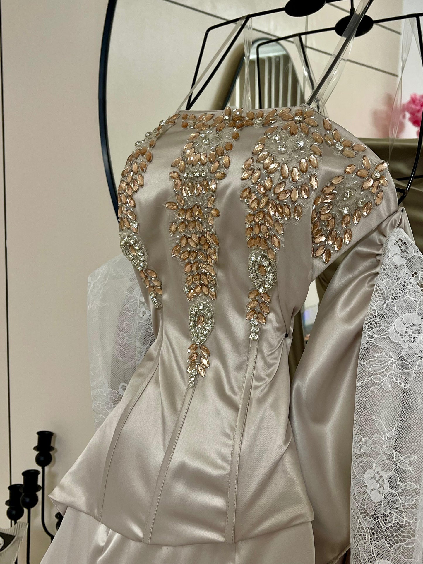 فستان نحاسي كرستال