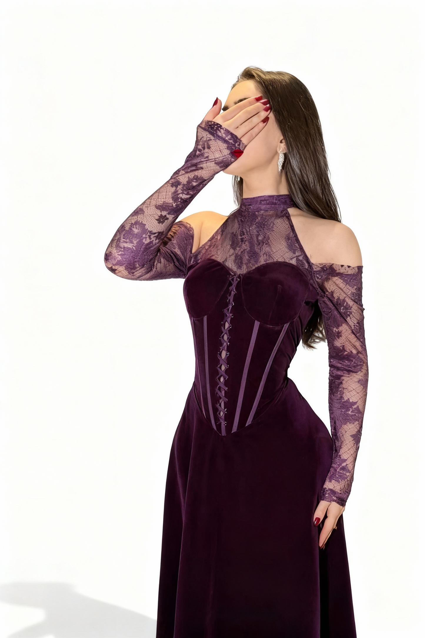 فستان عنابي مخملي