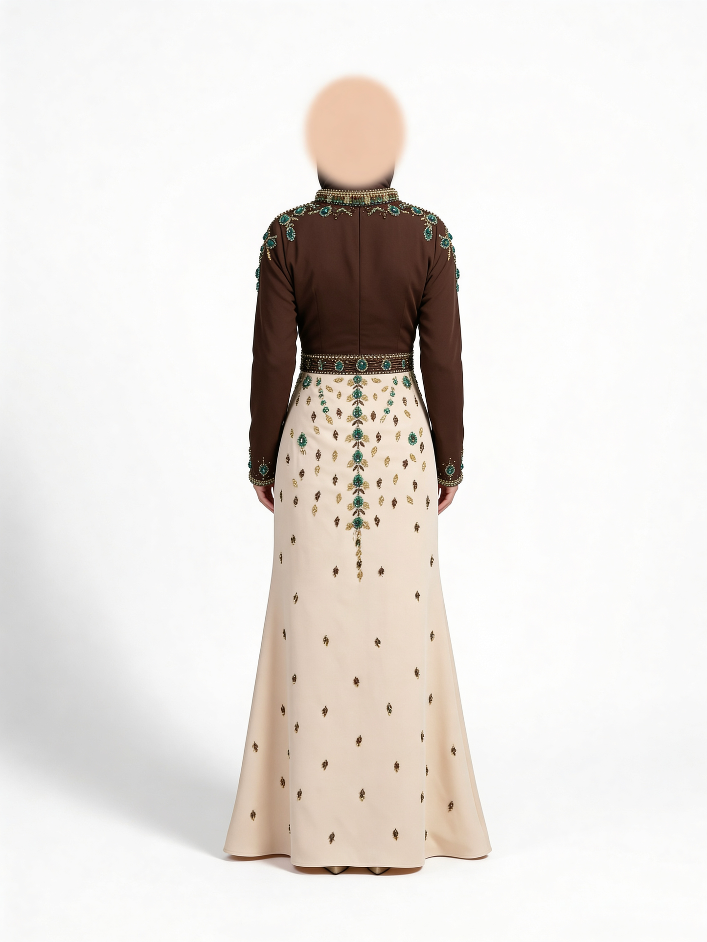 فستان بني وبيج مميز