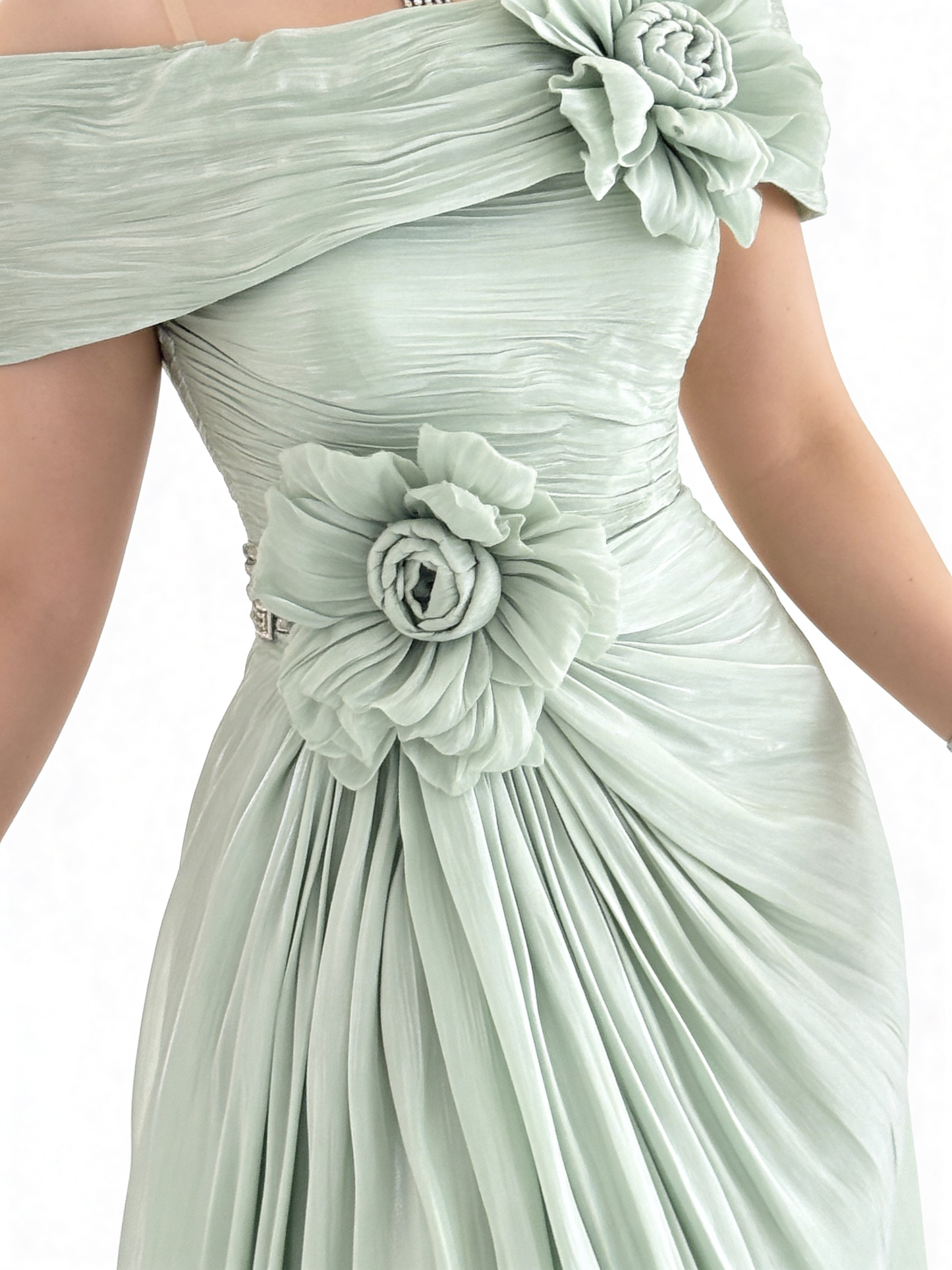 فستان سهرة ورد تفاحي