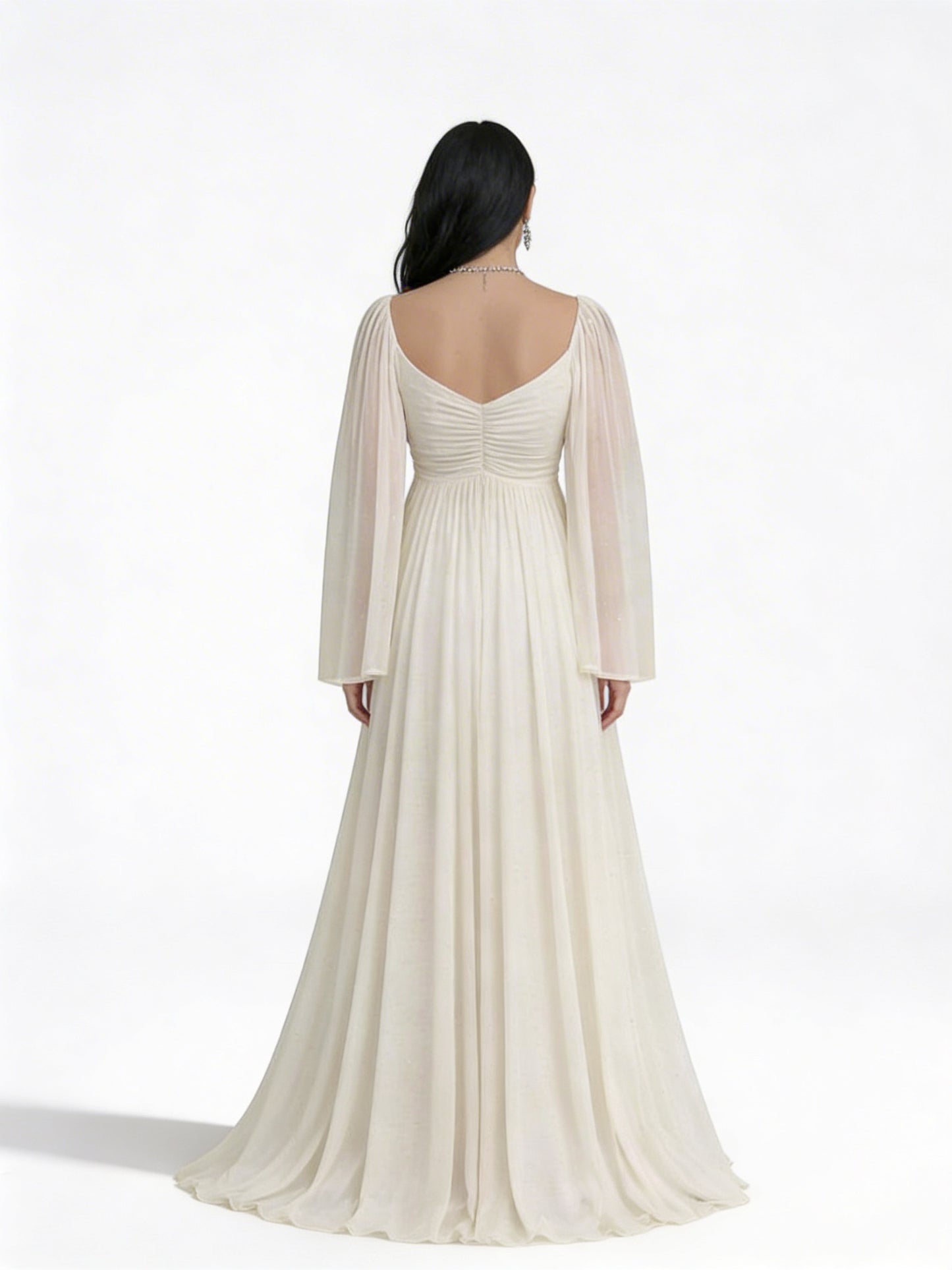 فستان أبيض لامع