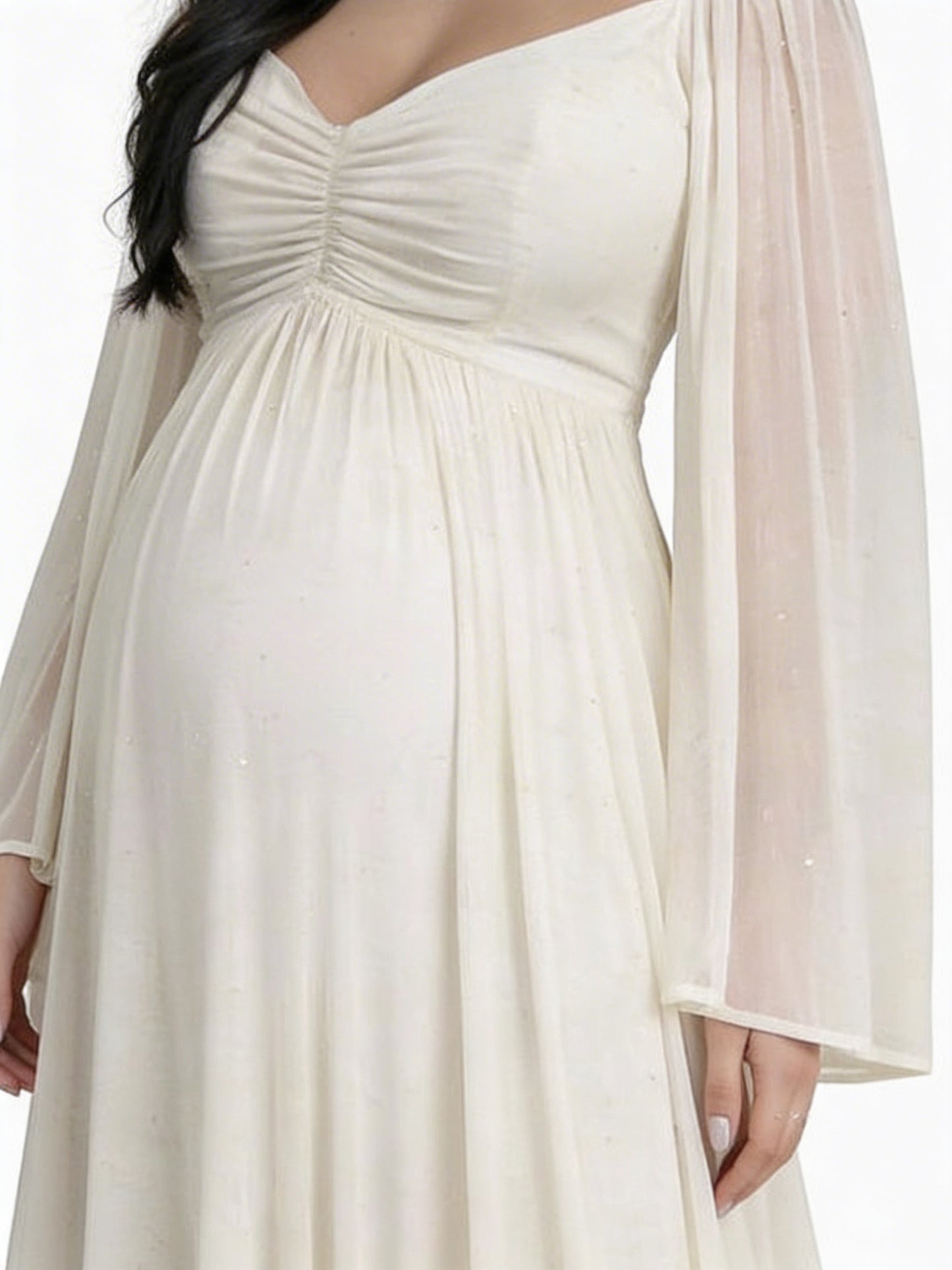 فستان أبيض لامع